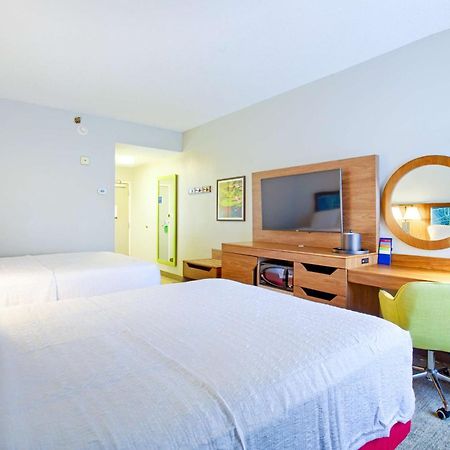 Hampton Inn Слайдел Екстериор снимка