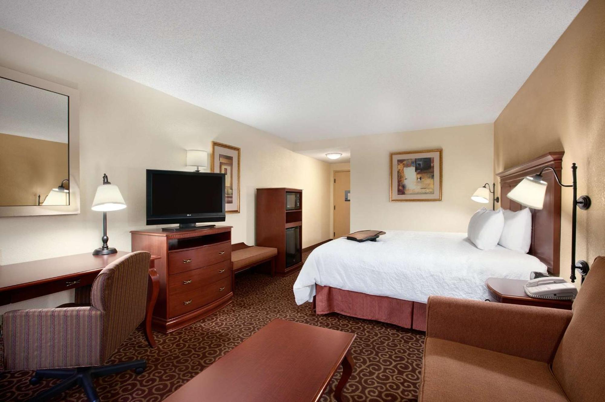 Hampton Inn Слайдел Екстериор снимка