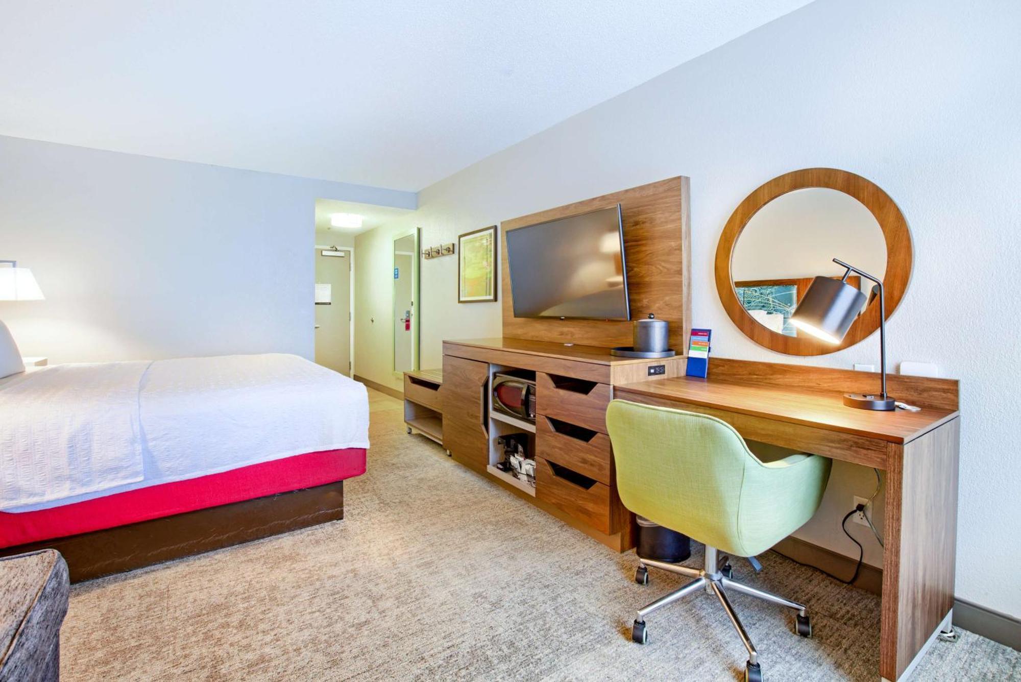 Hampton Inn Слайдел Екстериор снимка